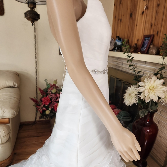 NWT Jasmine Bridal Ivory Wedding Gown | Style T394 | Size 6  - Picture 9 of 16